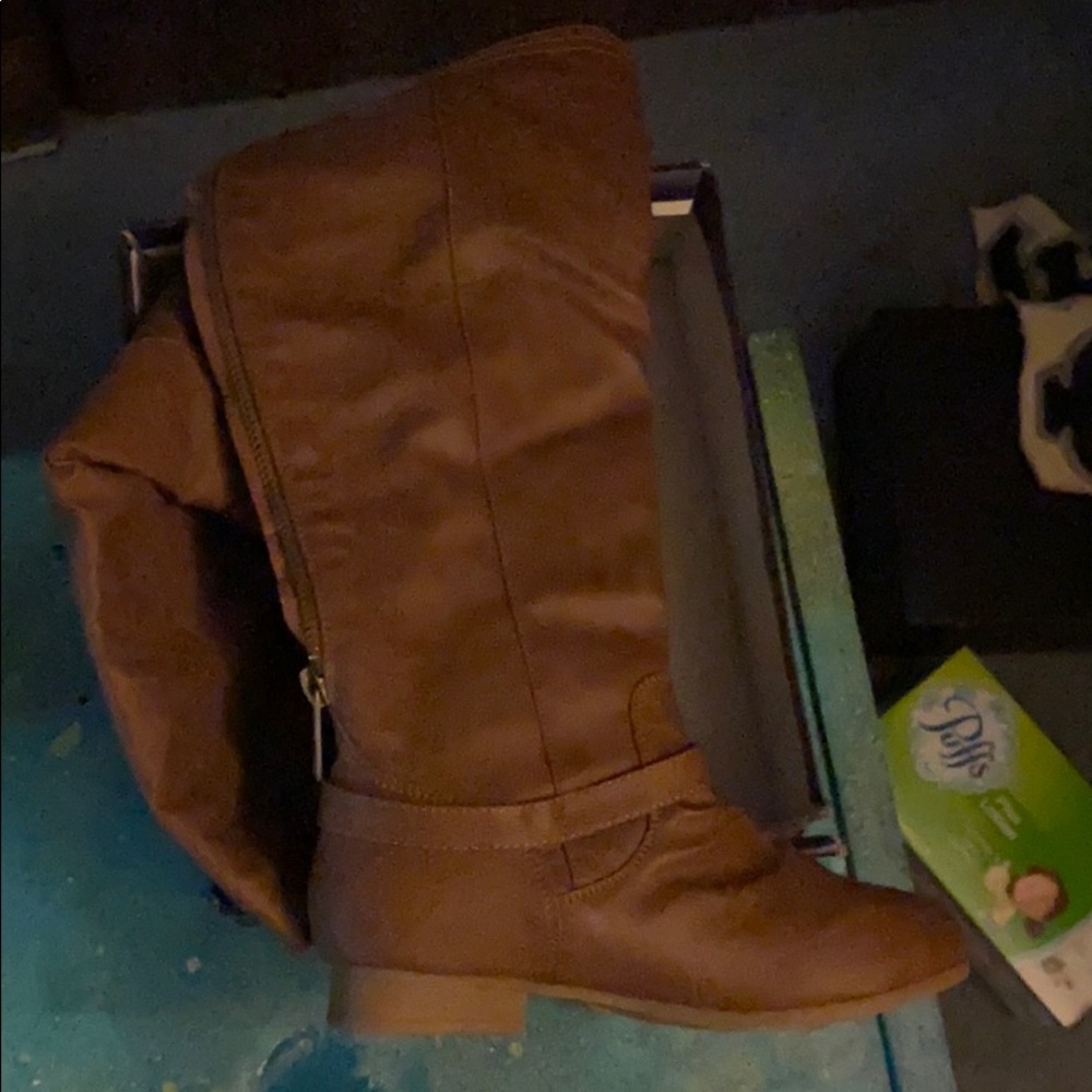 Brown boots